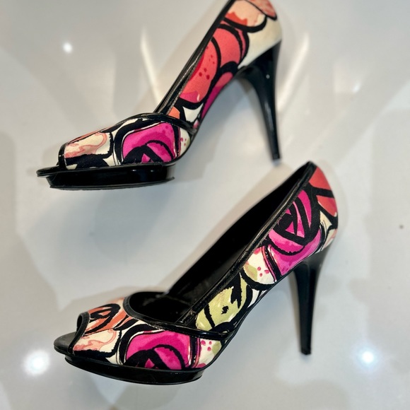 Nine West Peek Toe Pump - Picture 3 of 5